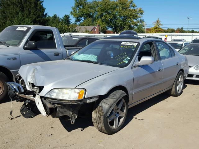 19UUA5657XA011162 - 1999 ACURA 3.2TL SILVER photo 2