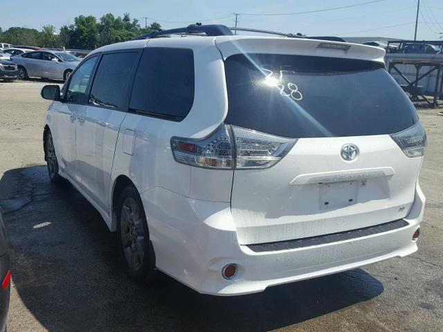 5TDXK3DC5GS765078 - 2016 TOYOTA SIENNA SE WHITE photo 3