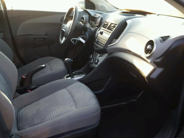 1G1JA5SGXG4125950 - 2016 CHEVROLET SONIC LS BLACK photo 5