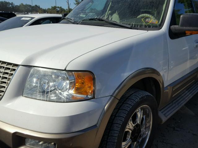 1FMFU17L54LB62243 - 2004 FORD EXPEDITION WHITE photo 9