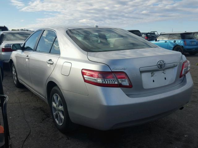 4T4BF3EK6BR201059 - 2011 TOYOTA CAMRY GRAY photo 3