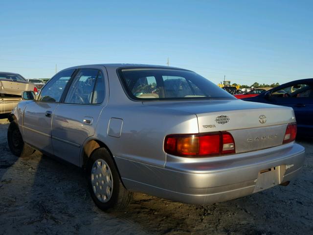 4T1BG12K2TU712267 - 1996 TOYOTA CAMRY SILVER photo 3