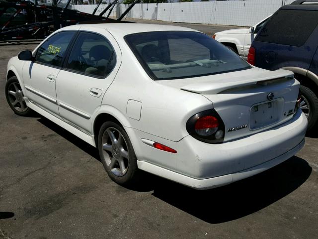 JN1CA31D21T606741 - 2001 NISSAN MAXIMA GXE WHITE photo 3