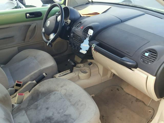 3VWBK31C04M414067 - 2004 VOLKSWAGEN NEW BEETLE 绿色 照片 5