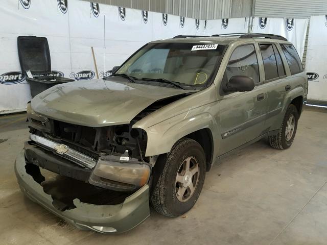 1GNDT13S442248233 - 2004 CHEVROLET TRAILBLAZE GREEN photo 2