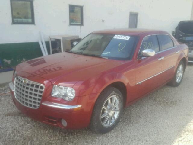 2C3LK63T09H515562 - 2009 CHRYSLER 300C RED photo 2