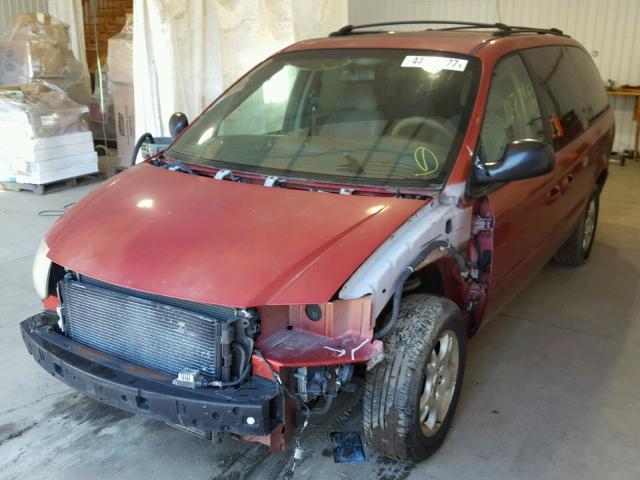 2B4GP74L32R789578 - 2002 DODGE GRAND CARA RED photo 2