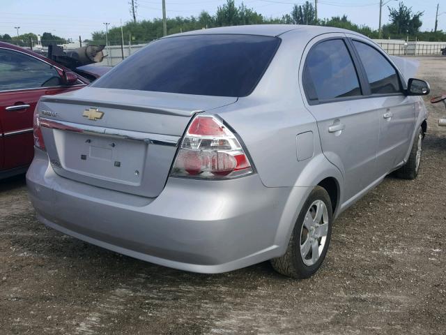 KL1TD56E09B650537 - 2009 CHEVROLET AVEO LS SILVER photo 4