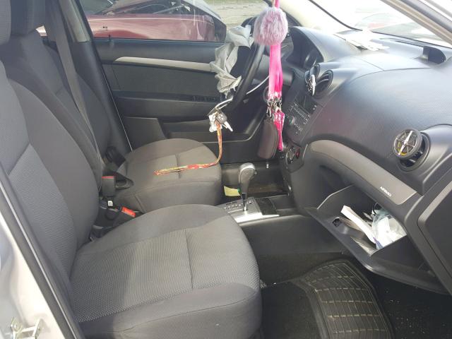 KL1TD56E09B650537 - 2009 CHEVROLET AVEO LS SILVER photo 5