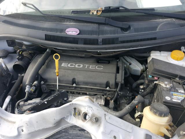 KL1TD56E09B650537 - 2009 CHEVROLET AVEO LS SILVER photo 7