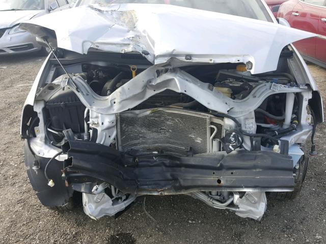 KL1TD56E09B650537 - 2009 CHEVROLET AVEO LS SILVER photo 9