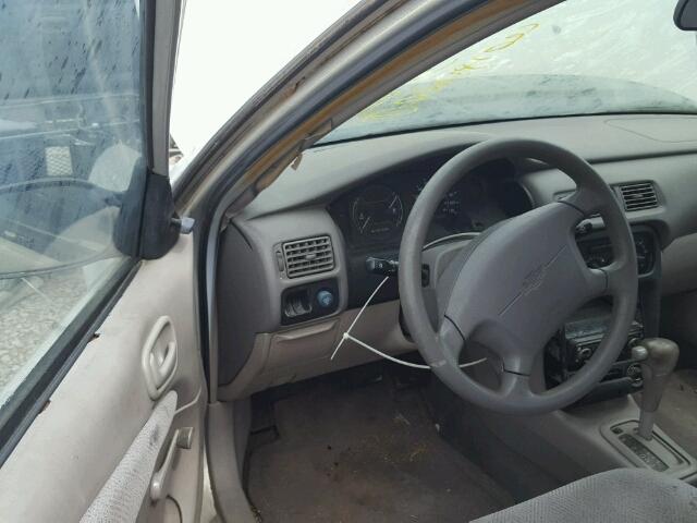 1Y1SK52852Z402190 - 2002 CHEVROLET GEO PRIZM 银色 照片 9