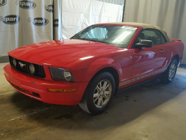 1ZVFT84N375348942 - 2007 FORD MUSTANG RED photo 2