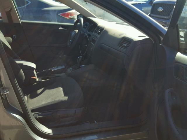 3VW2K7AJ9FM414481 - 2015 VOLKSWAGEN JETTA BASE GRAY photo 5