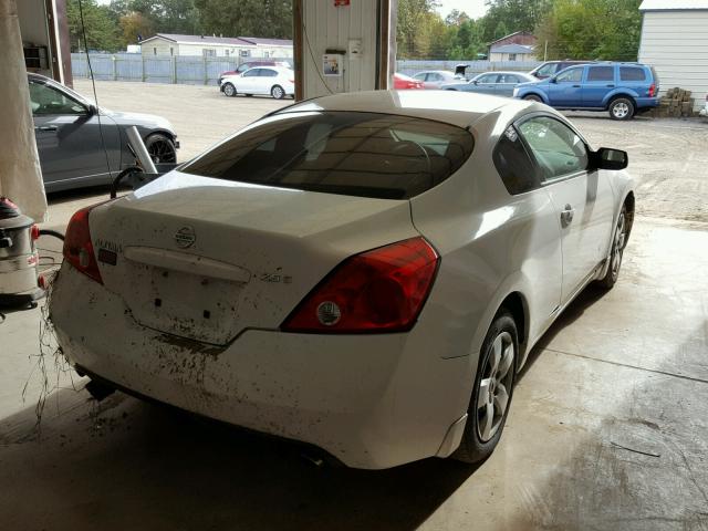 1N4AL24E88C170846 - 2008 NISSAN ALTIMA 2.5 WHITE photo 4