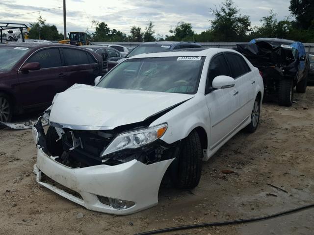 4T1BK3DB1BU438114 - 2011 TOYOTA AVALON BAS WHITE photo 2