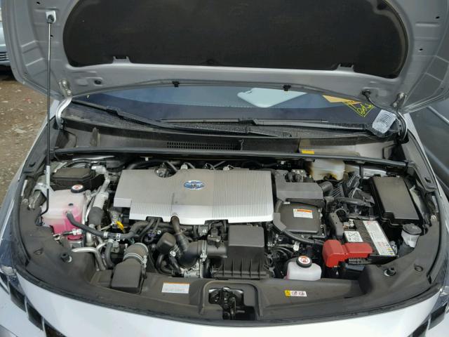 JTDKARFP2H3006293 - 2017 TOYOTA PRIUS PRIM 银色 照片 7