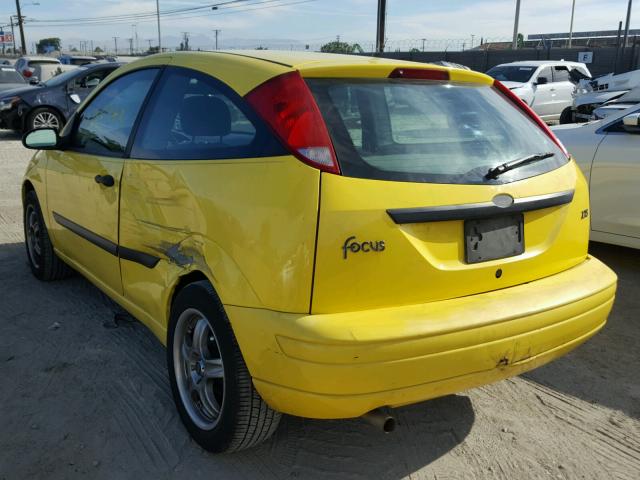 3FAFP31303R133285 - 2003 FORD FOCUS ZX3 YELLOW photo 3