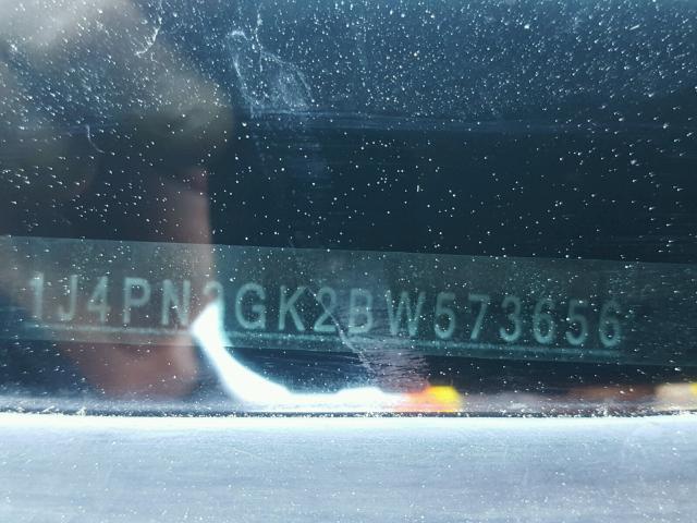 1J4PN2GK2BW573656 - 2011 JEEP LIBERTY SP RED photo 10