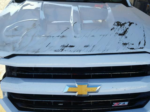 3GCUKREC6HG156344 - 2017 CHEVROLET SILVERADO WHITE photo 7