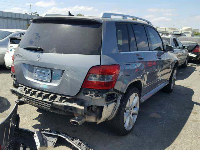 WDCGG5GBXAF503798 - 2010 MERCEDES-BENZ GLK 350 GRAY photo 4