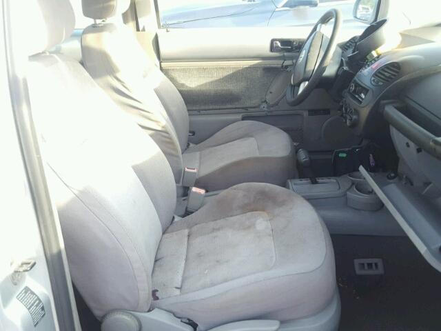 3VWBK31C34M405654 - 2004 VOLKSWAGEN NEW BEETLE 银色 照片 5