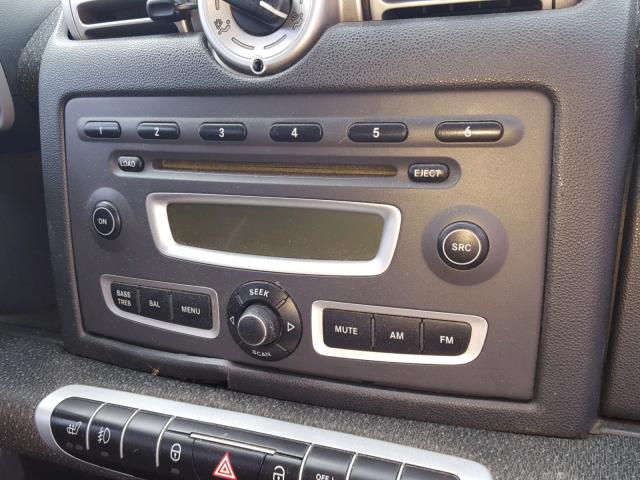 WMEEK31X18K126852 - 2008 SMART FORTWO PAS 银色 照片 9