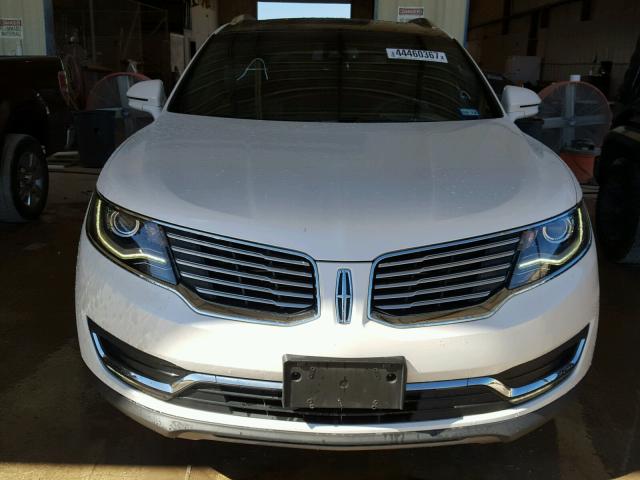 2LMTJ6LR7GBL62326 - 2016 LINCOLN MKX RESERV WHITE photo 9