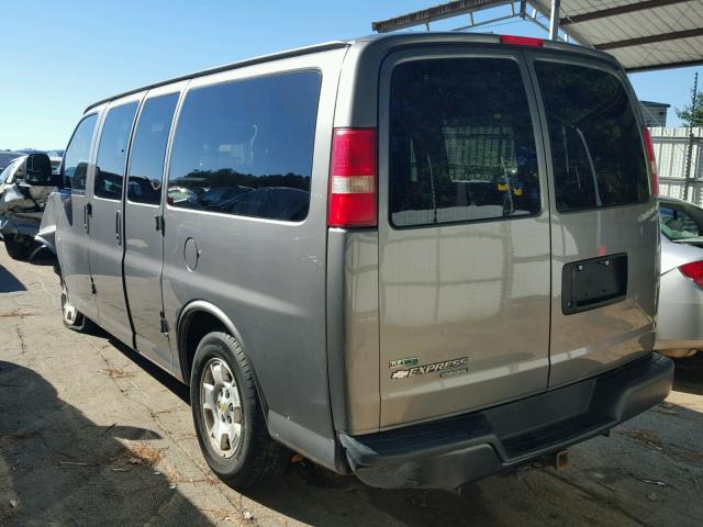 1GBUGEB43A1179127 - 2010 CHEVROLET EXPRESS G1 SILVER photo 3