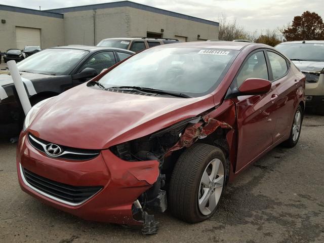 5NPDH4AE5DH352544 - 2013 HYUNDAI ELANTRA RED photo 2