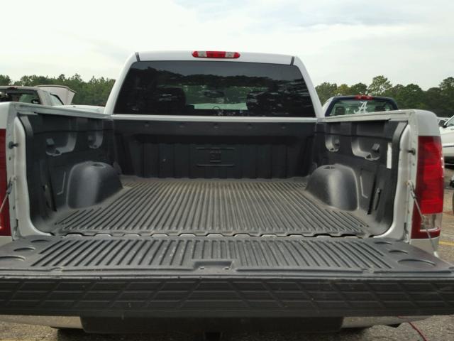 3GTRKVE30AG171426 - 2010 GMC SIERRA K15 SILVER photo 9