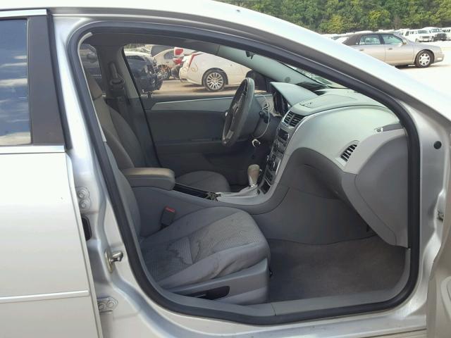 1G1ZA5E14BF354597 - 2011 CHEVROLET MALIBU LS ვერცხლისფერი ფოტო 5