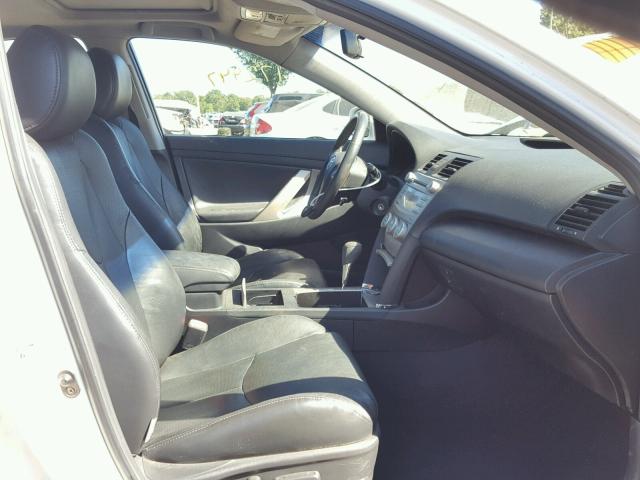 4T1BK46K28U563229 - 2008 TOYOTA CAMRY LE თეთრი ფოტო 5