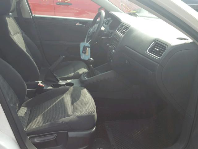 3VW1K7AJ7BM041978 - 2011 VOLKSWAGEN JETTA BASE 白色 照片 5