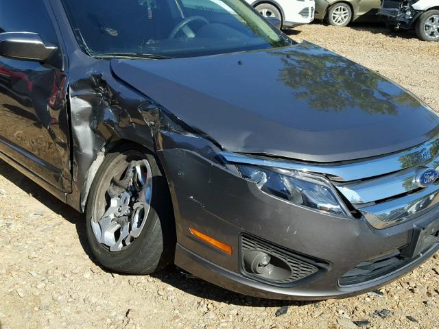 3FAHP0HA2BR192431 - 2011 FORD FUSION SE GRAY photo 9