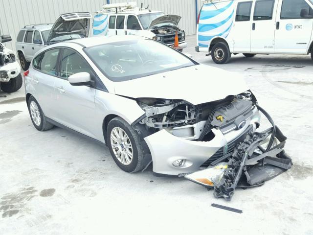 1FAHP3K23CL186060 - 2012 FORD FOCUS SE SILVER photo 1