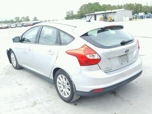 1FAHP3K23CL186060 - 2012 FORD FOCUS SE SILVER photo 3