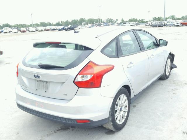 1FAHP3K23CL186060 - 2012 FORD FOCUS SE SILVER photo 4