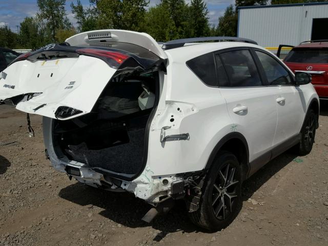 JTMJFREV4JJ722563 - 2018 TOYOTA RAV4 SE WHITE photo 4