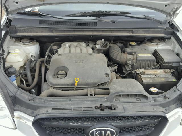 KNAFG526687172084 - 2008 KIA RONDO LX SILVER photo 7