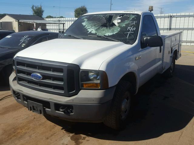 1FDWF30515EC19383 - 2005 FORD F350 WHITE photo 2