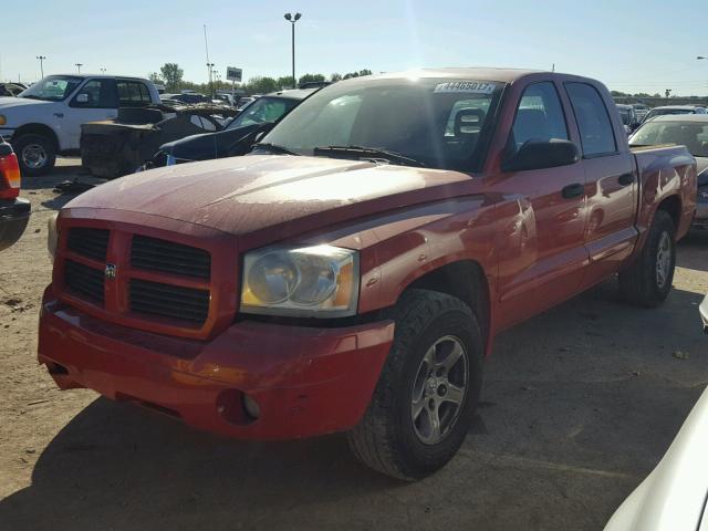 1D7HE48N16S634125 - 2006 DODGE DAKOTA QUA RED photo 2