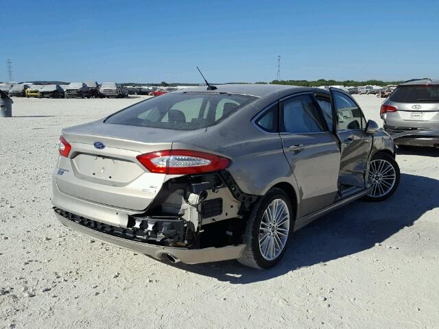 3FA6P0HD4GR113821 - 2016 FORD FUSION SE GOLD photo 4