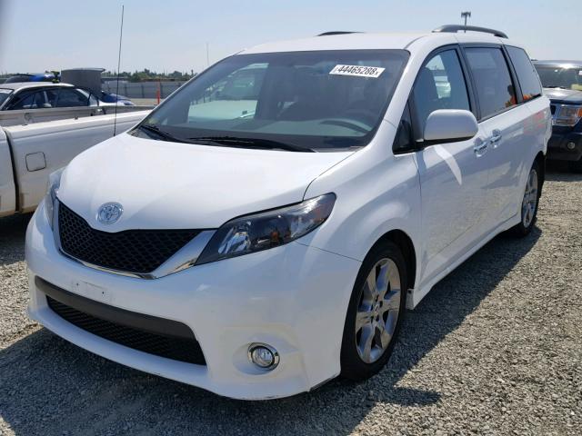 5TDXK3DC9DS404061 - 2013 TOYOTA SIENNA SPO WHITE photo 2