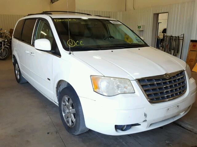 2A8HR54P68R843353 - 2008 CHRYSLER TOWN & COU WHITE photo 1