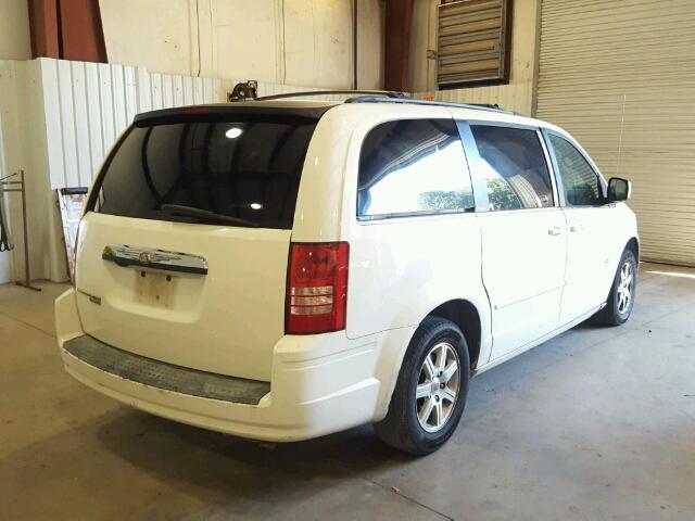 2A8HR54P68R843353 - 2008 CHRYSLER TOWN & COU WHITE photo 4