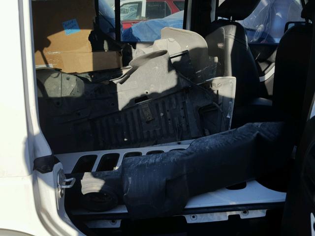 1C4HJWEG3FL644978 - 2015 JEEP WRANGLER U WHITE photo 6