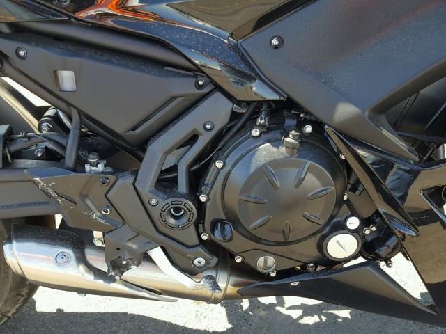 JKAEXEJ12HDA00332 - 2017 KAWASAKI EX650 J შავი ფოტო 7