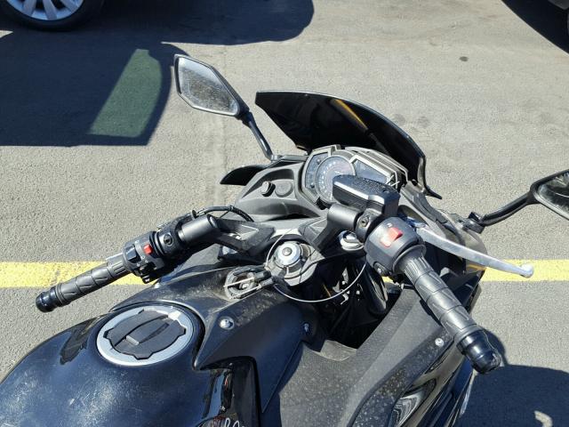 JKAEXEJ12HDA00332 - 2017 KAWASAKI EX650 J შავი ფოტო 9