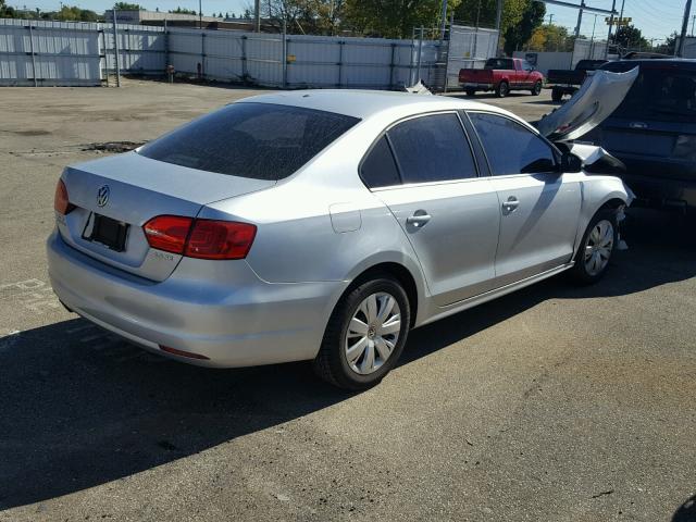 3VWDP7AJ2DM395084 - 2013 VOLKSWAGEN JETTA SE 棕色 照片 4